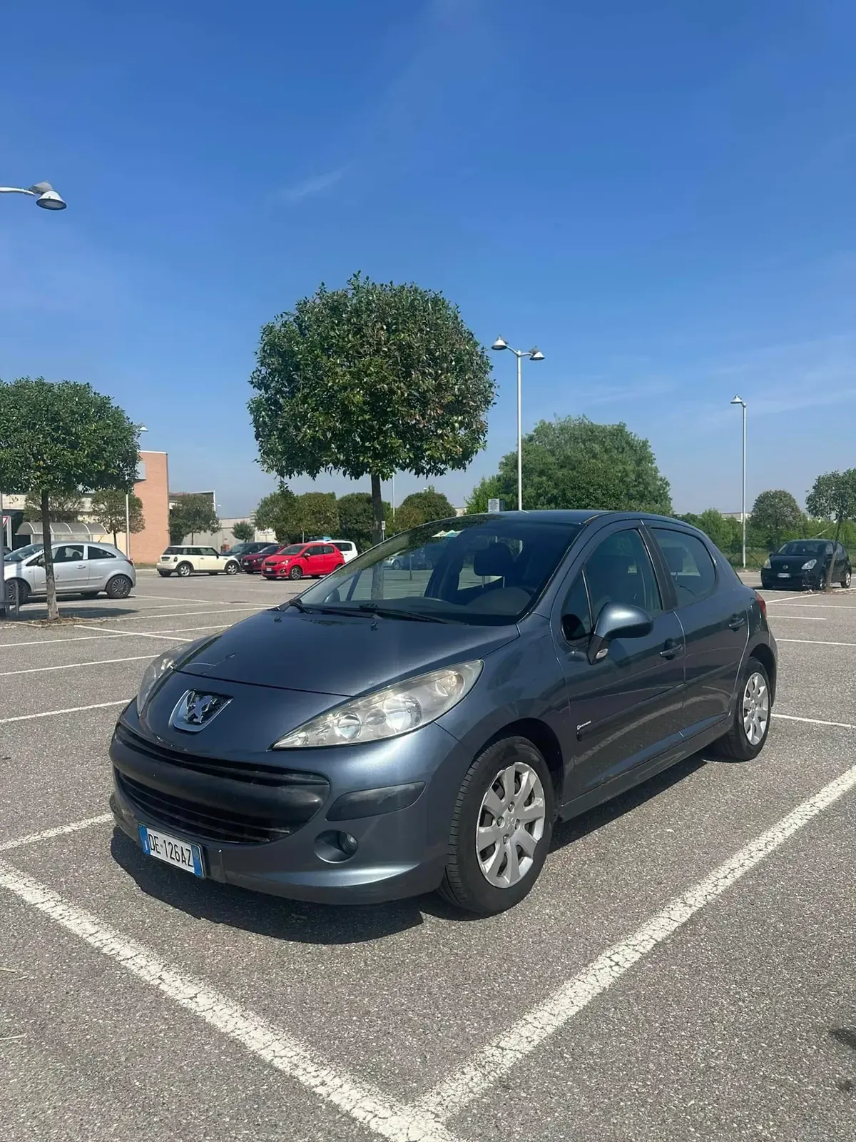 Peugeot 207 1.4 HDi 70 CV One Line, foto 1 di 11