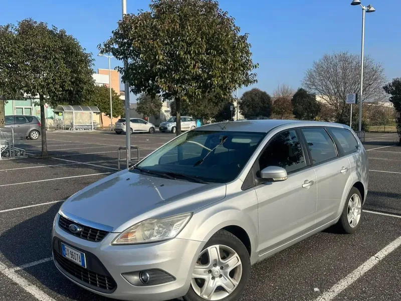 Ford Focus 1.6 TDCi ECOnetic, colore argento