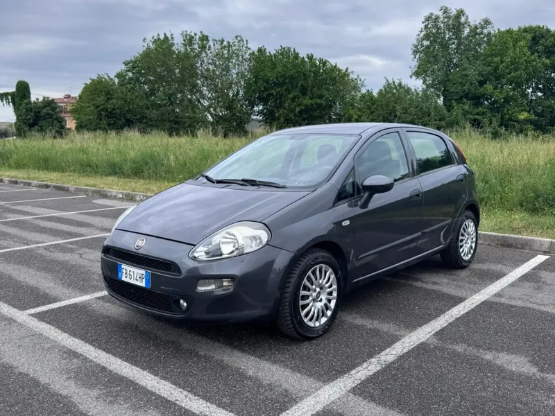 Fiat Punto 1.4 8V 5 porte EasyPower Lounge, colore grigio