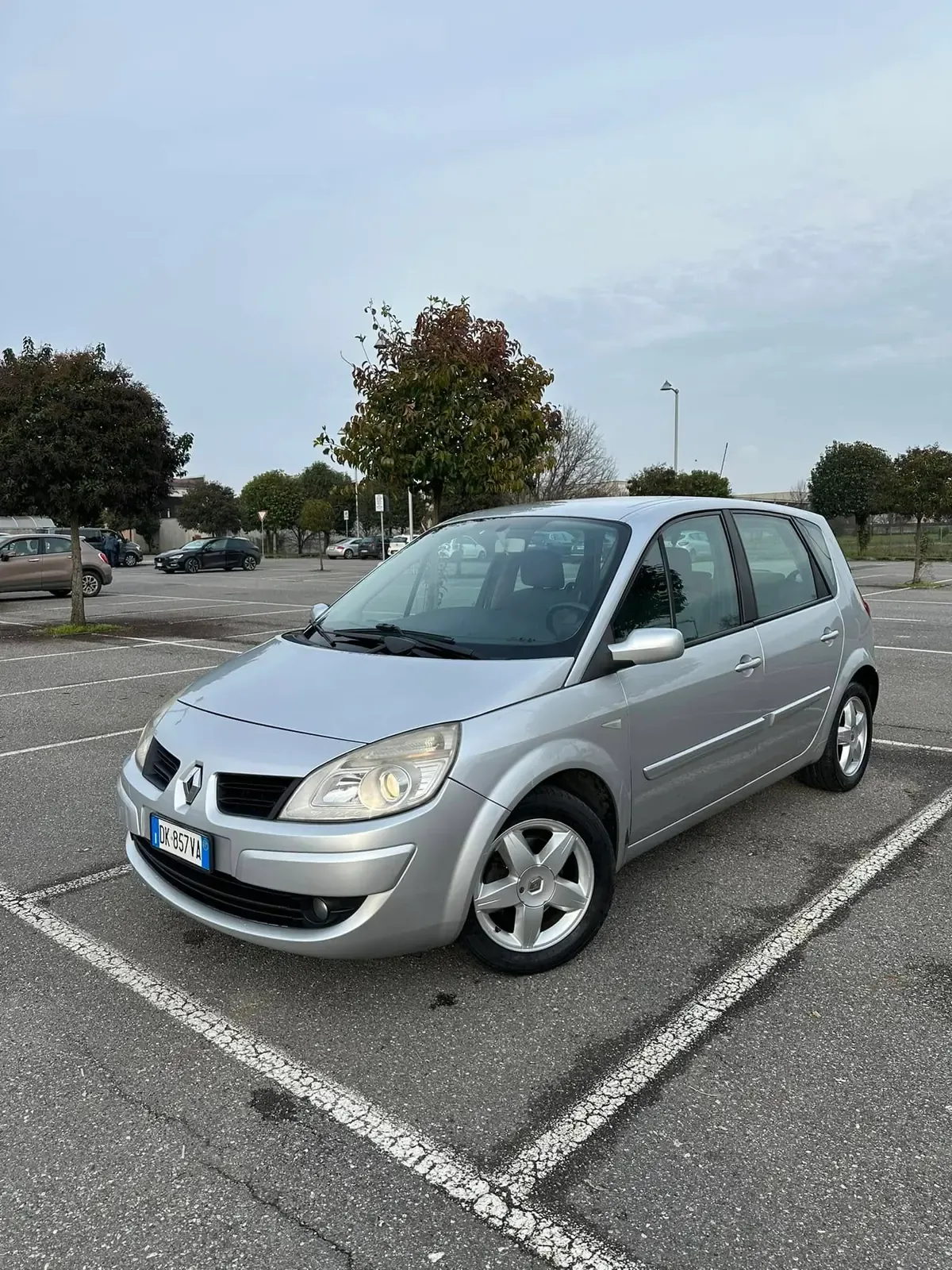Renault Scénic 1.6 Authentique GPL, foto 1 di 11