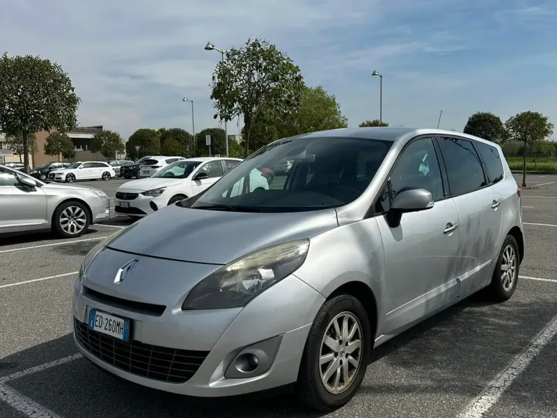 Renault Grand Scénic 1.9 dCi Elego 7 posti, colore grigio