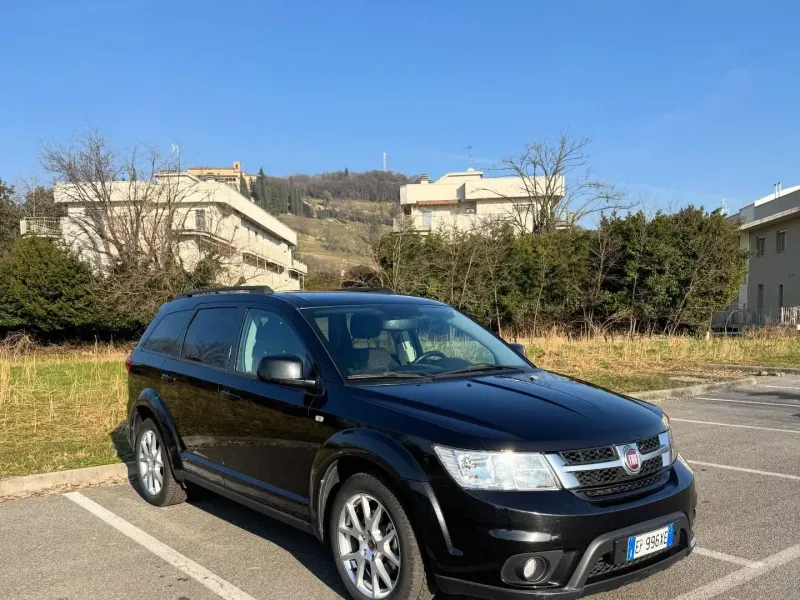 Fiat Freemont 2.0 Multijet 140 CV Lounge, colore nero