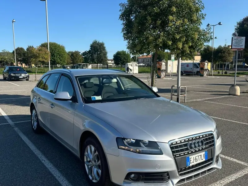 Audi A4 Avant 2.0 TDI 120 CV, colore argento