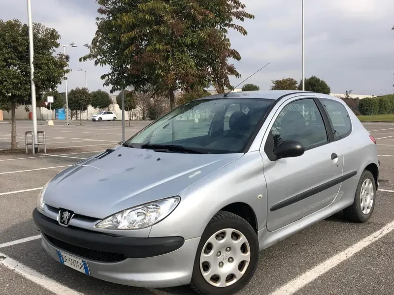 Peugeot 206 1.4 HDi Basis, colore grigio