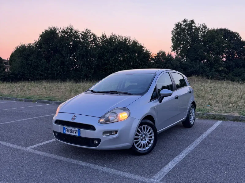 Fiat Punto 1.2 8V 5 porte Lounge, colore argento