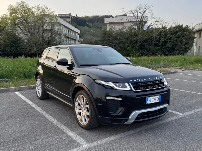 Land Rover Range Rover Evoque 2.0 Td4 150 CV 5 porte SE Dynamic, colore nero