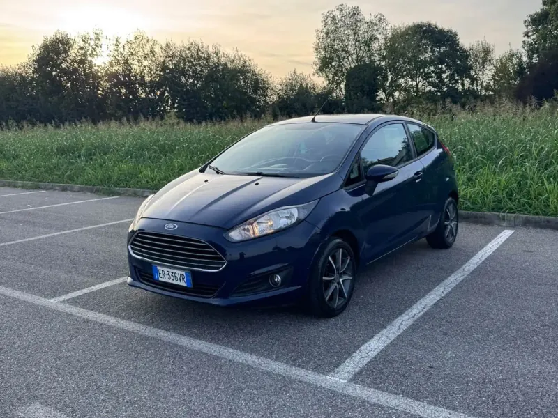 Ford Fiesta 1.0 80 CV 3 porte Titanium GPL, colore blu