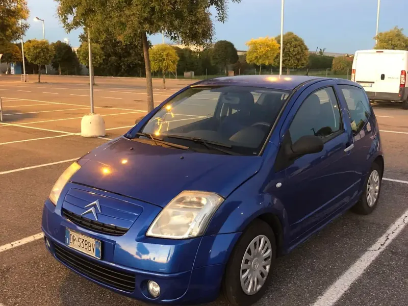 Citroën C2 1.1 VSX, colore blu