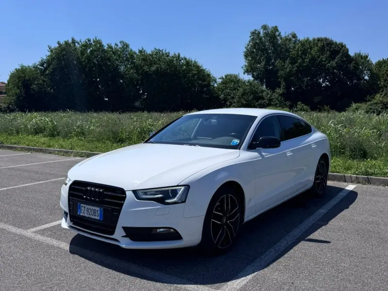 Audi A5 Sportback 2.0 TDI 136 CV Business Plus, colore bianco