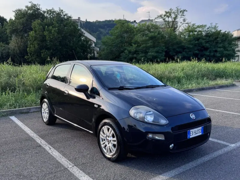 Fiat Punto 1.2 8V 5 porte Lounge, colore nero