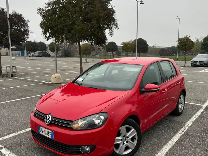 Volkswagen Golf VI 2.0 Comfortline, colore rosso