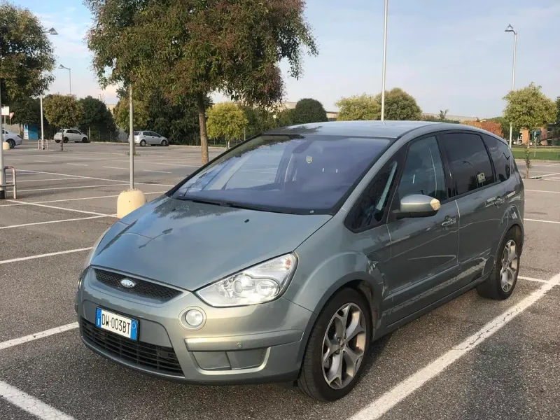 Ford S-Max 2.0 TDCi Titanium, colore grigio