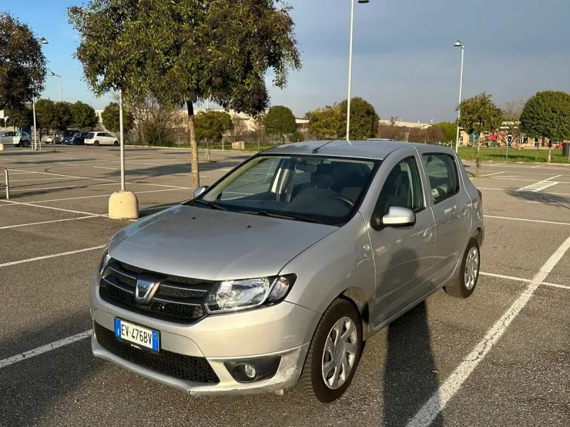 Dacia Sandero II 1.5 dCi Laureate, colore grigio