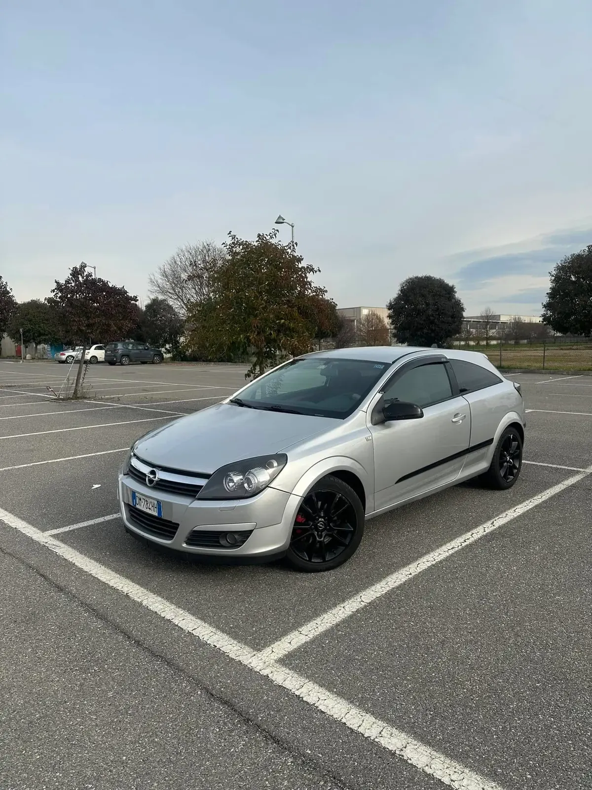 Opel Astra GTC 1.7 CDTi, foto 1 di 9