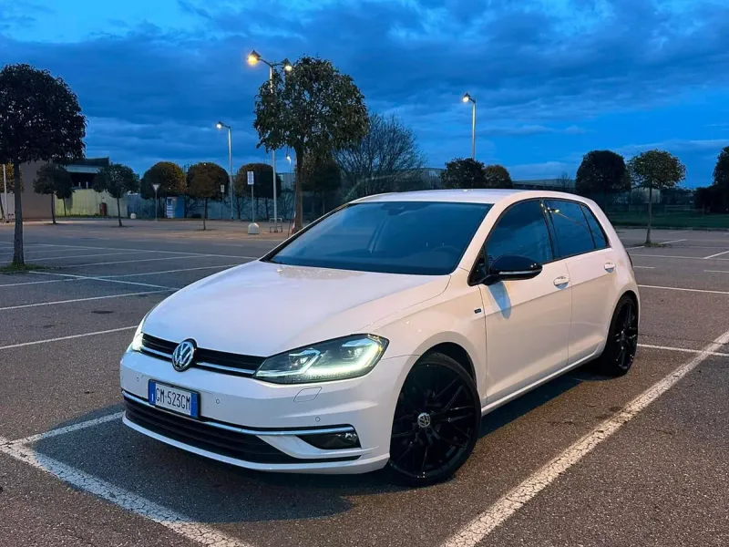 Volkswagen Golf 7 2.0 TDI DSG 4Motion Executive, colore bianco
