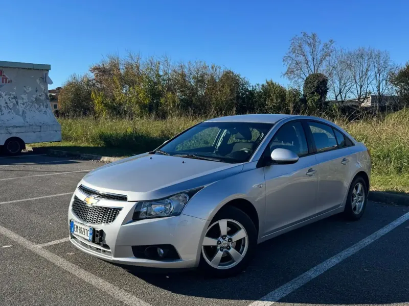 Chevrolet Cruze 1.8 4 porte LT GPL, colore argento