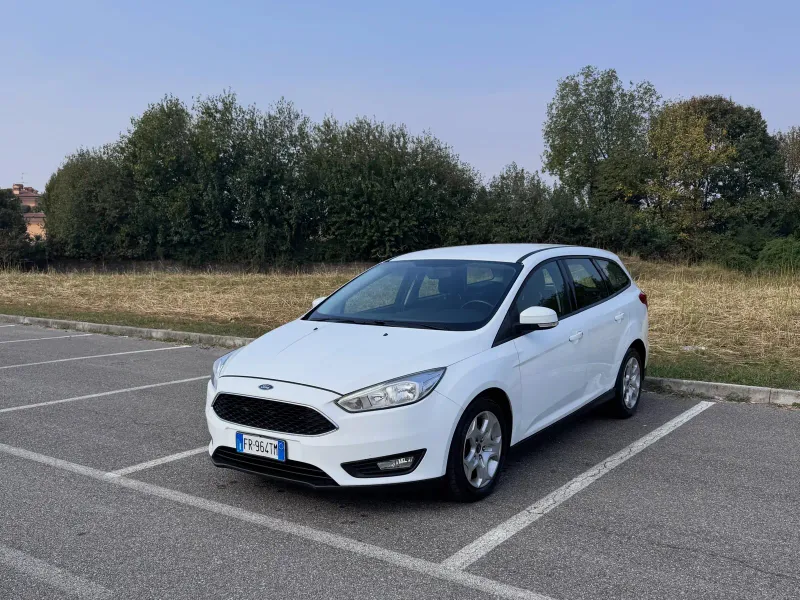 Ford Focus 1.5 TDCi 120 CV Start&Stop SW Titanium X, colore bianco