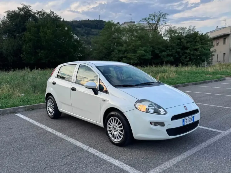 Fiat Punto 1.2 8V 5 porte Lounge, colore bianco