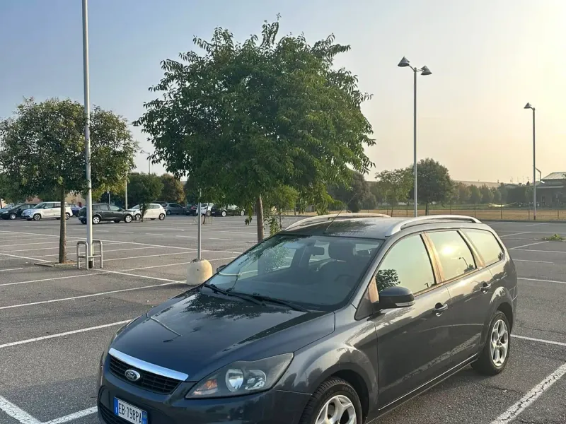 Ford Focus 2.0 Ikon GPL, colore grigio