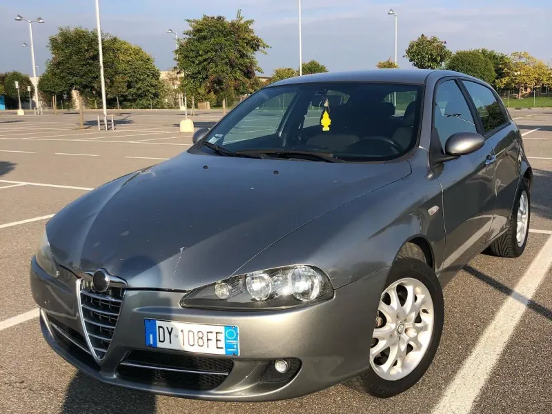 Alfa Romeo 147 1.9 JTD 120, colore grigio