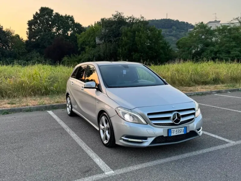 Mercedes-Benz Classe B 180 CDI BlueEFFICIENCY Premium, colore argento
