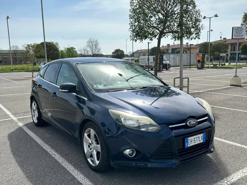Ford Focus 1.6 TDCi Titanium, colore blu