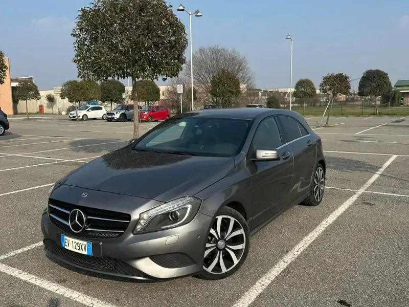 Mercedes-Benz Classe A 220 CDI Automatic Premium, colore grigio