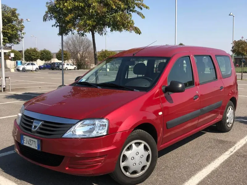 Dacia Logan MCV 1.6 GPL, colore rosso