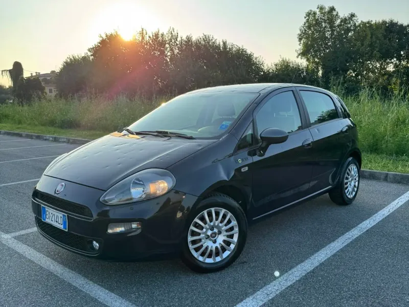 Fiat Punto 1.4 8V 5 porte EasyPower Lounge, colore blu