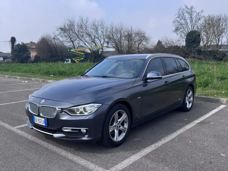 BMW Serie 3 318d Touring Msport, colore grigio