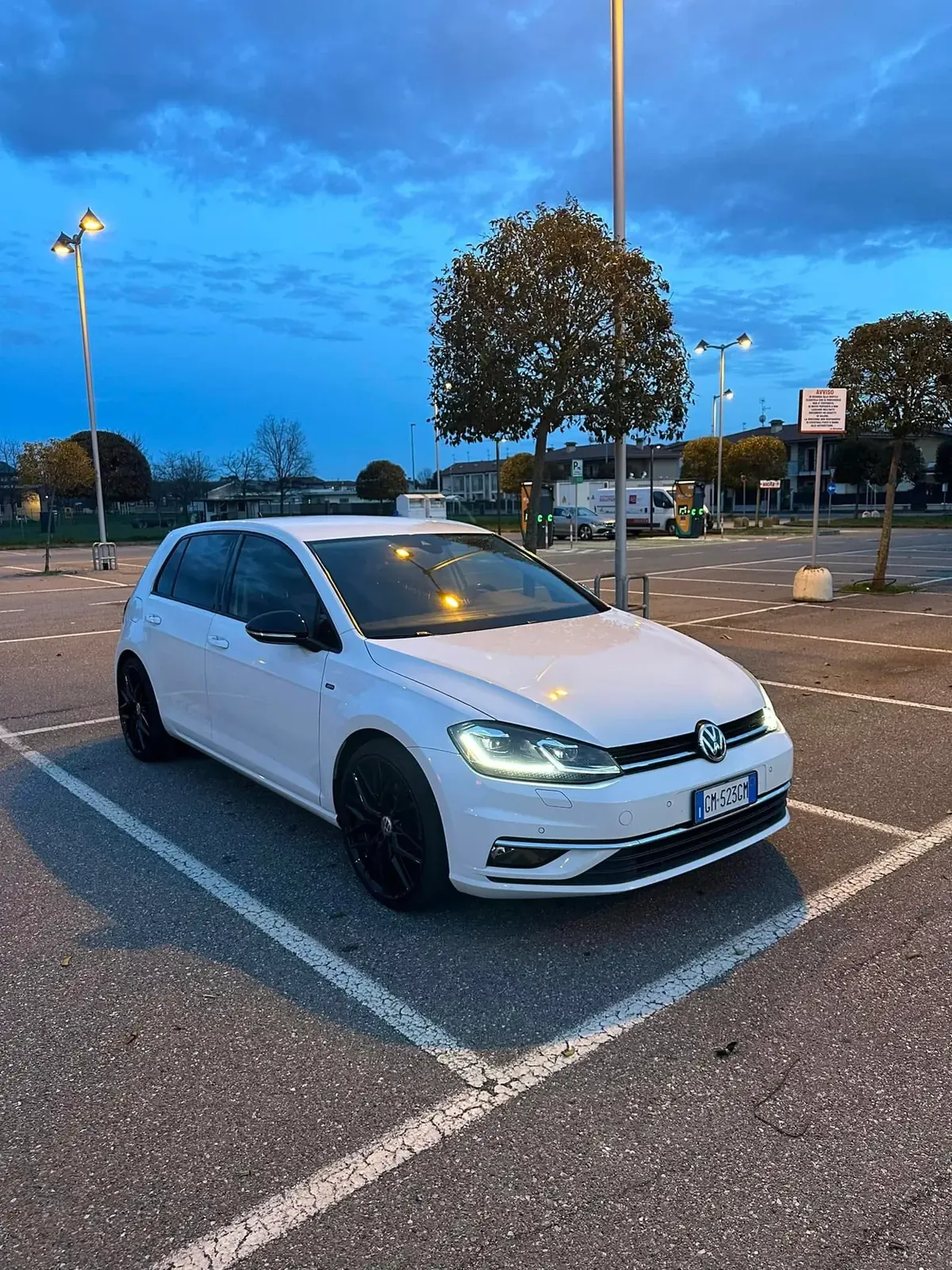 Volkswagen Golf 7 2.0 TDI DSG 4Motion Executive, foto 2 di 10