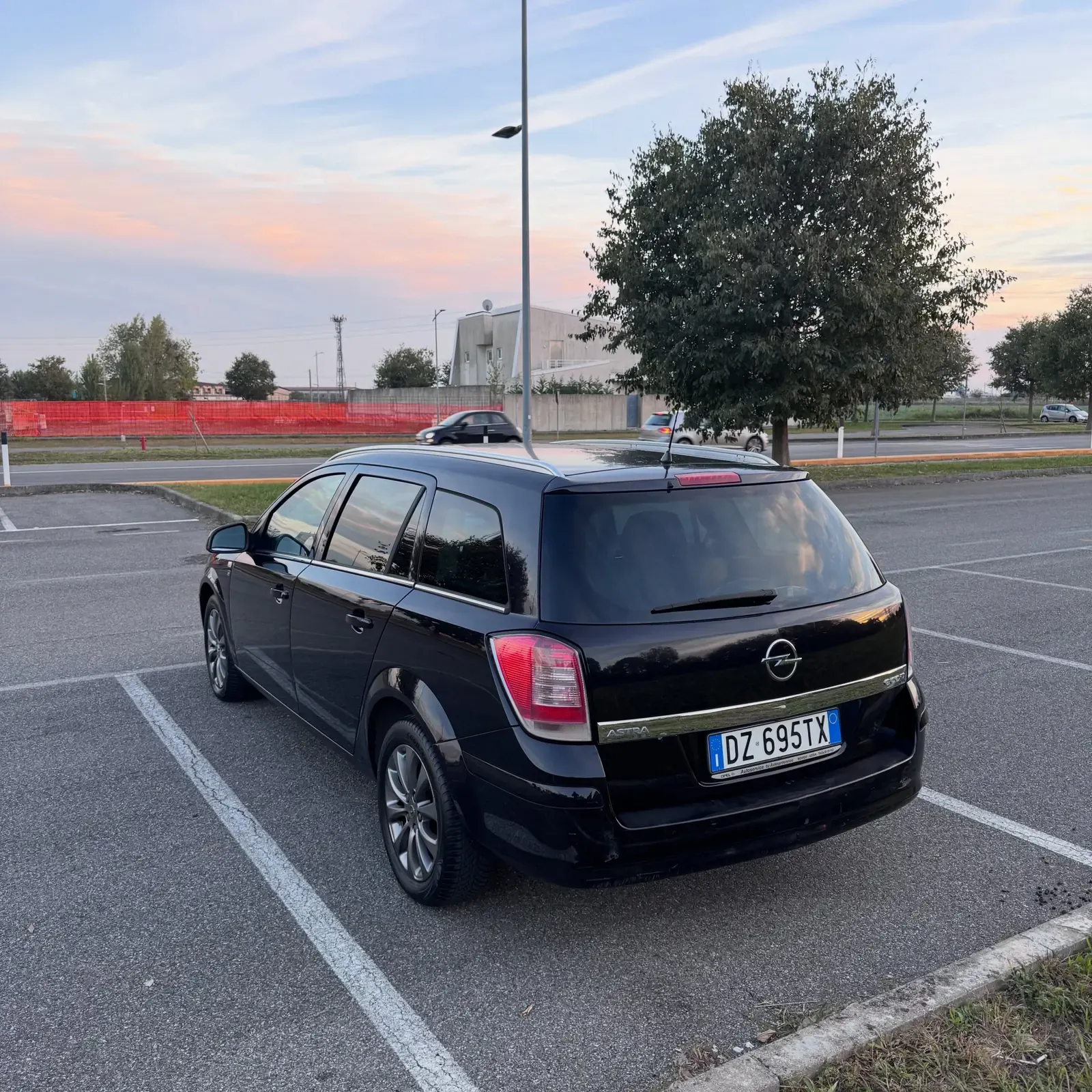 Opel Astra 1.7 CDTI 110 CV ecoFLEX SW Edition, foto 2 di 10