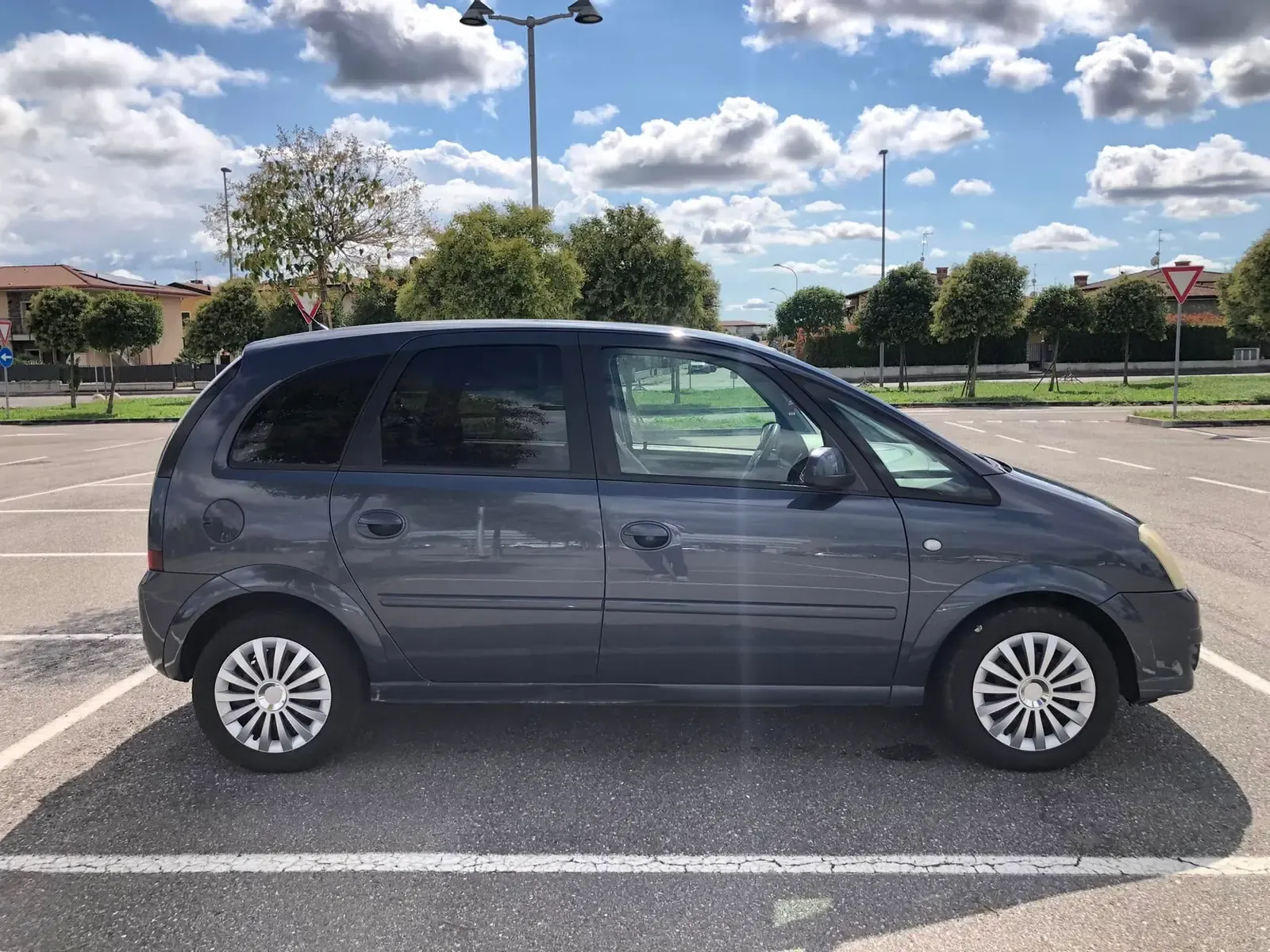 Opel Meriva 1.4 GPL, foto 2 di 9