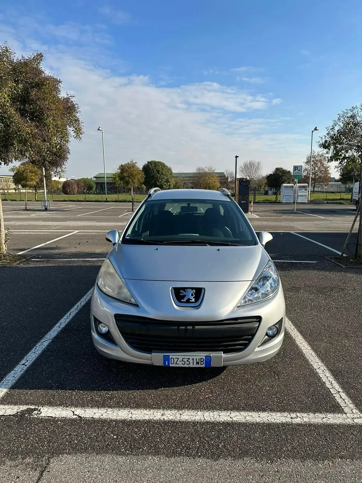 Peugeot 207 1.6 HDi Tendance, foto 2 di 9