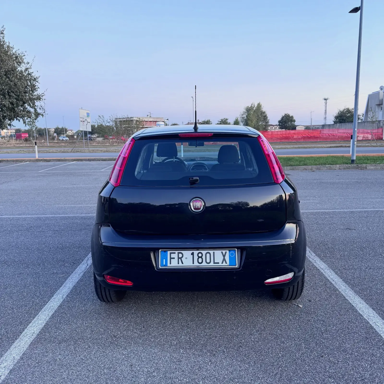 Fiat Punto 1.2 8V 5 porte Street, foto 2 di 12