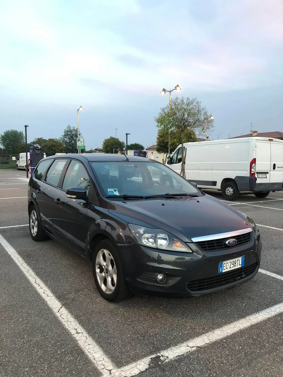 Ford Focus 1.6 TDCi ECOnetic, foto 2 di 8