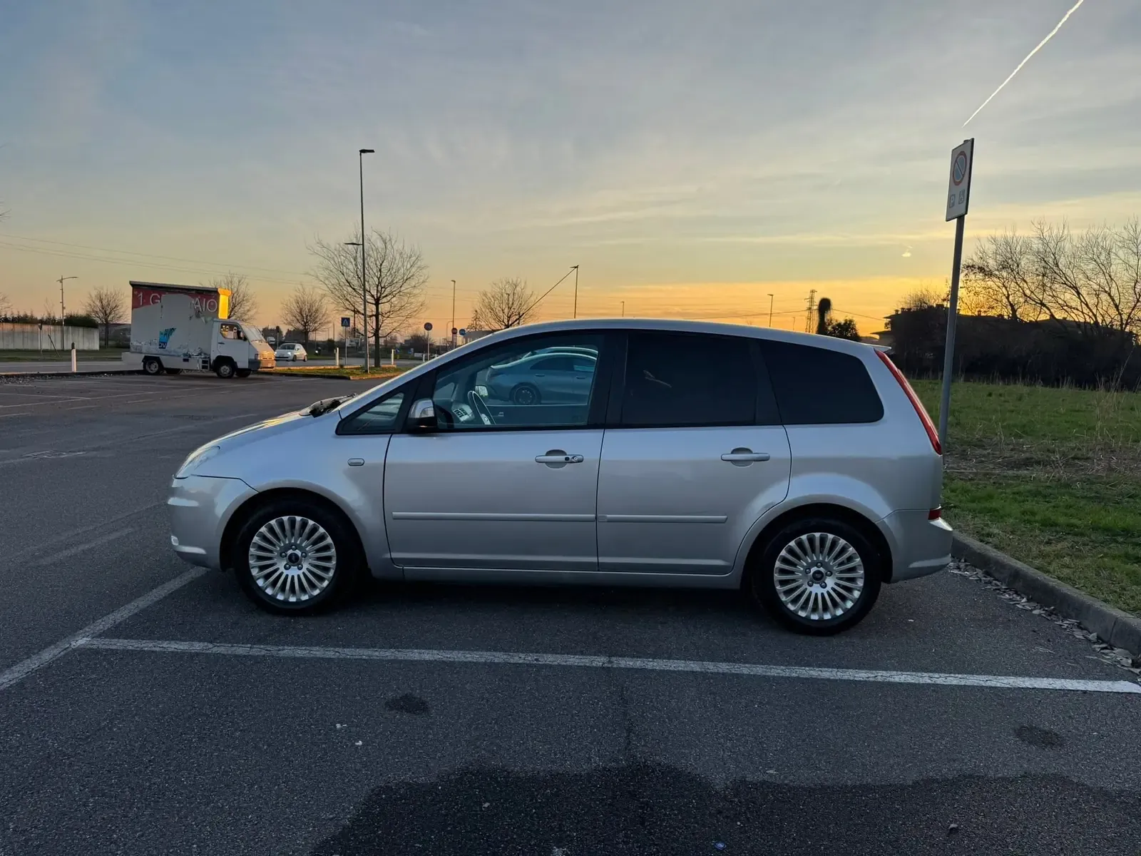 Ford C-Max 1.6 TDCi 90 CV Titanium, foto 2 di 11