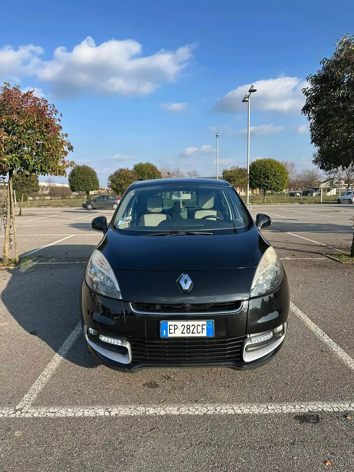 Renault Scénic 1.5 dCi XMOD Live, foto 2 di 11
