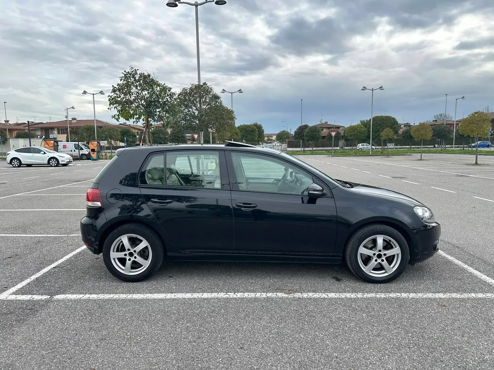 Volkswagen Golf VI 2.0 TDI DPF 4Motion, foto 2 di 10