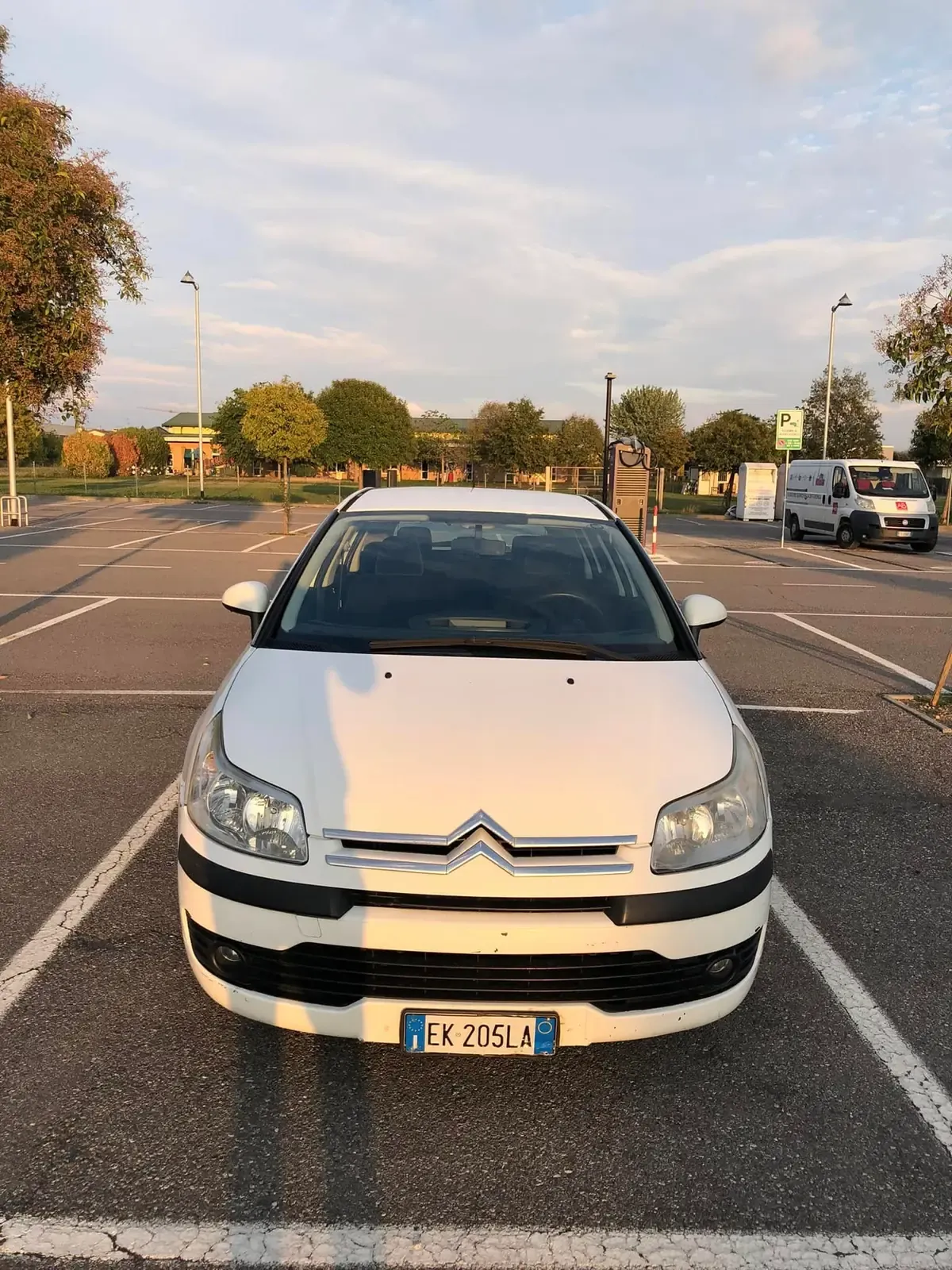 Citroën C4 1.6 HDi Style, foto 3 di 9