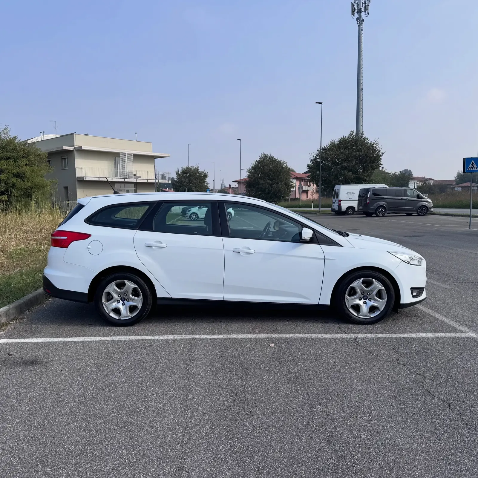 Ford Focus 1.5 TDCi 120 CV Start&Stop SW Titanium X, foto 3 di 12