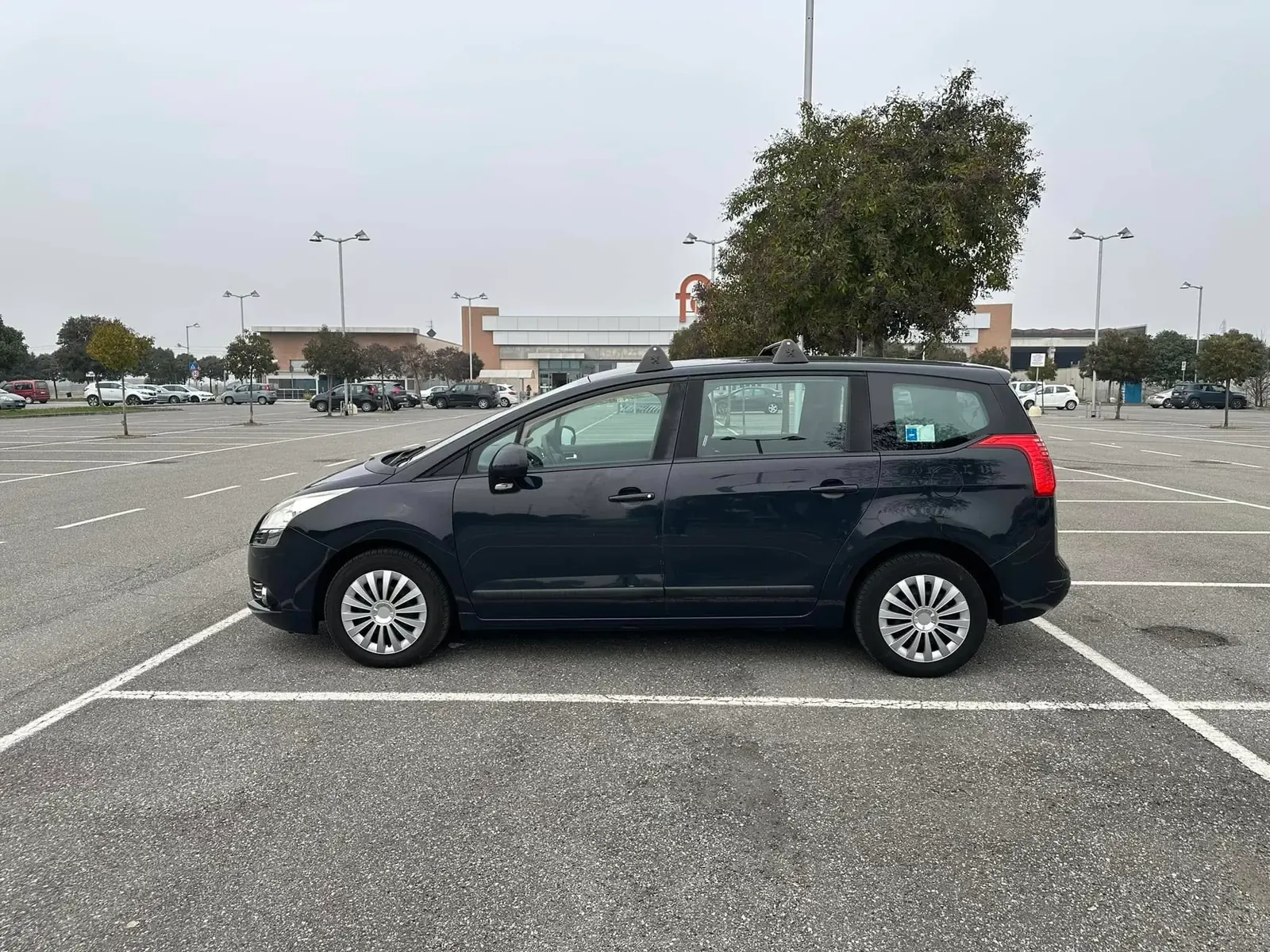Peugeot 5008 1.6 HDi Tendance, foto 3 di 10