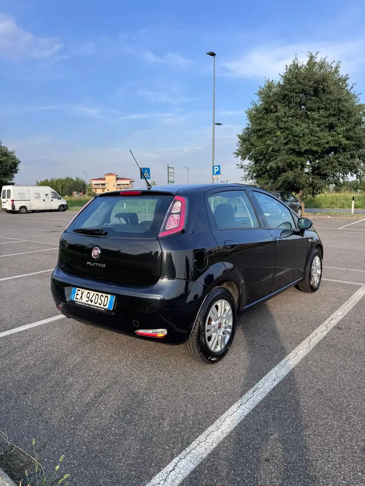 Fiat Punto 1.2 8V 5 porte Lounge, foto 3 di 11