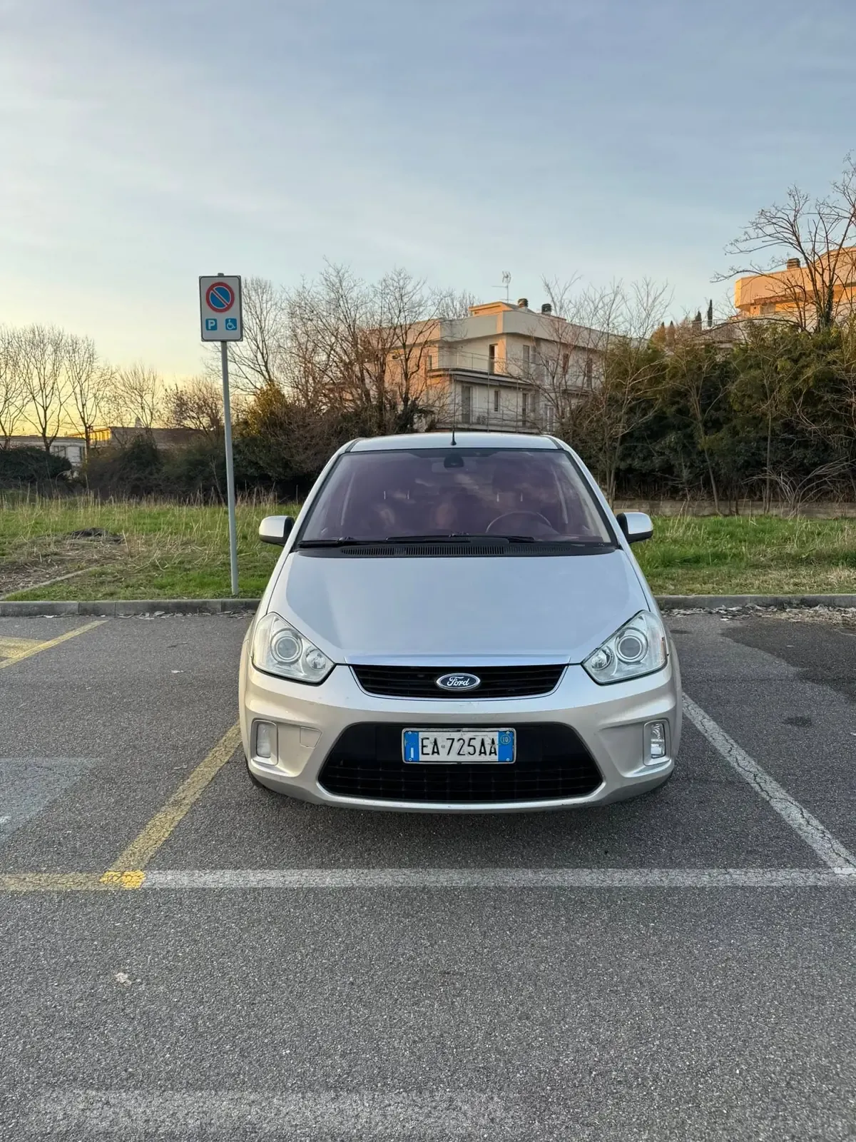 Ford C-Max 1.6 TDCi 90 CV Titanium, foto 3 di 11