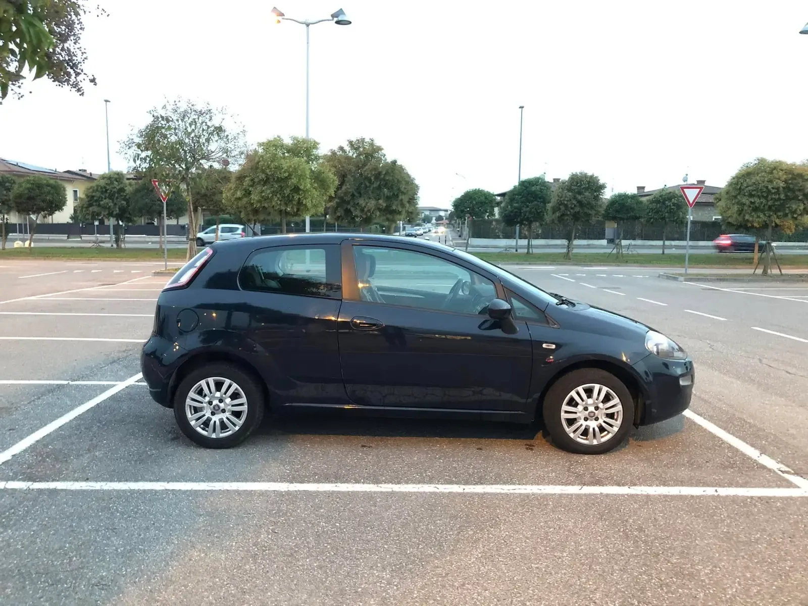 Fiat Punto 1.2 Easy, foto 4 di 8