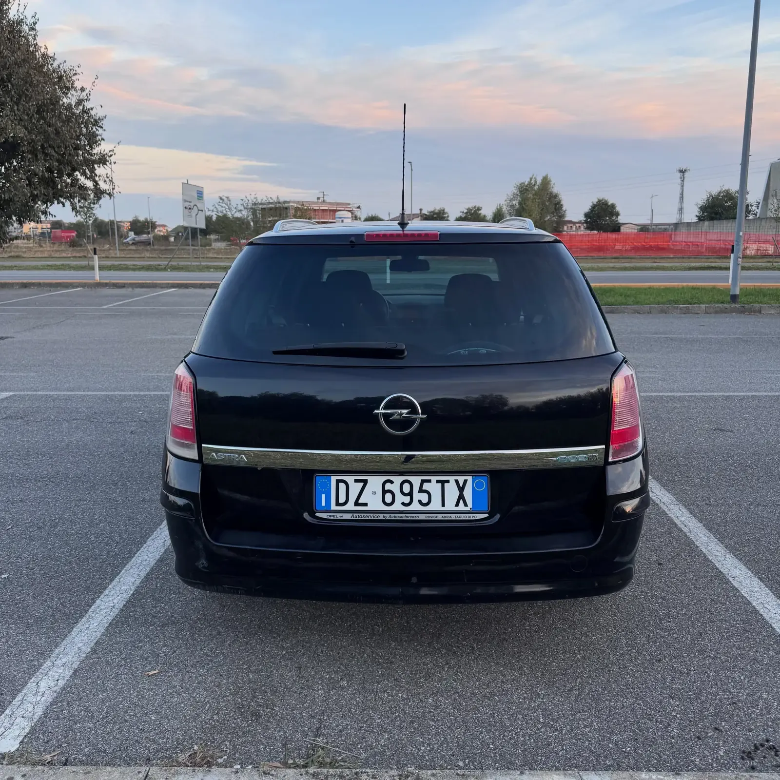Opel Astra 1.7 CDTI 110 CV ecoFLEX SW Edition, foto 4 di 10