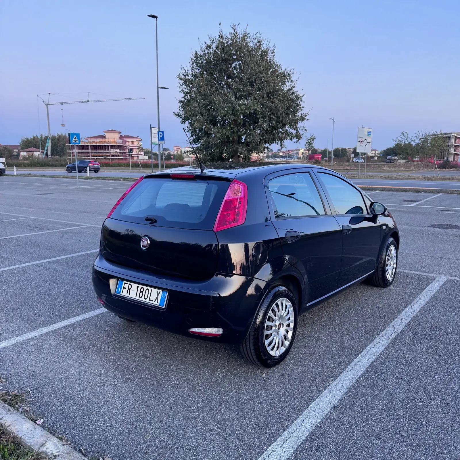 Fiat Punto 1.2 8V 5 porte Street, foto 4 di 12