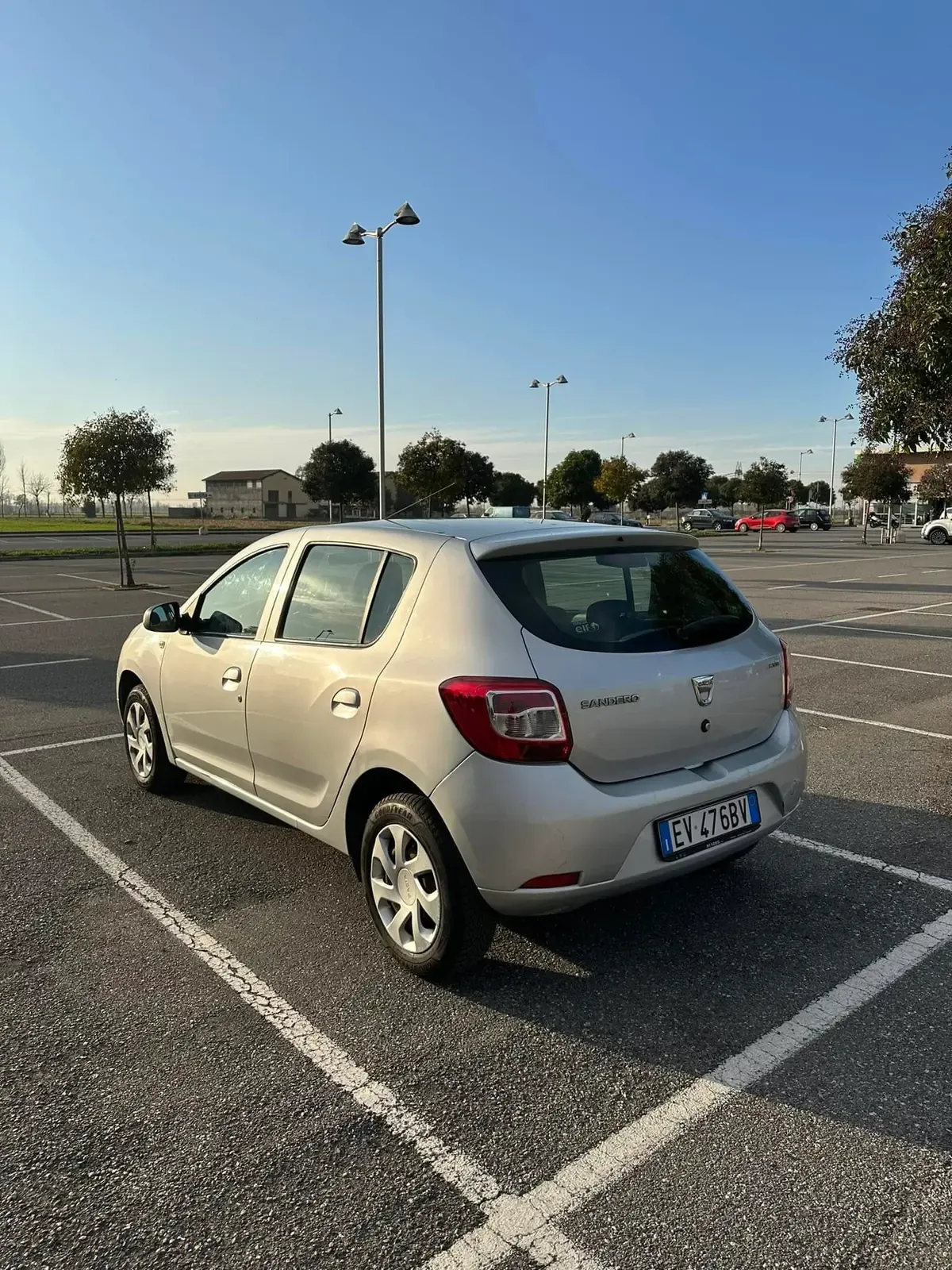 Dacia Sandero II 1.5 dCi Laureate, foto 5 di 10