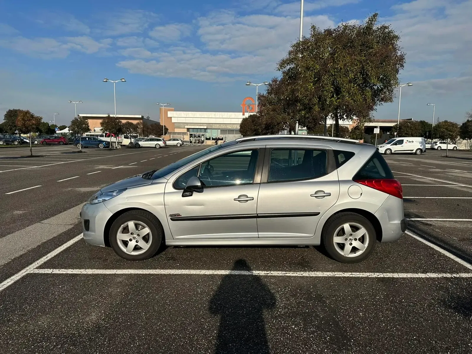 Peugeot 207 1.6 HDi Tendance, foto 5 di 9