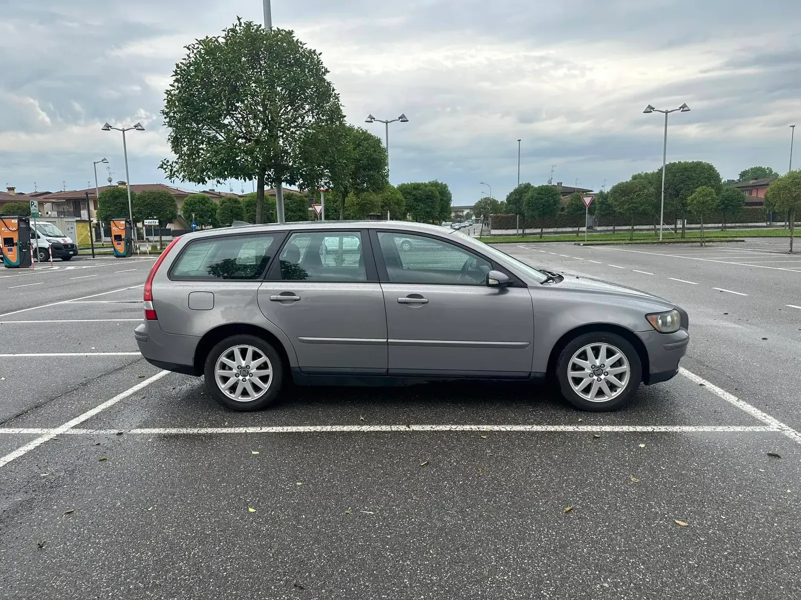 Volvo V50 2.0 D Summum, foto 5 di 10